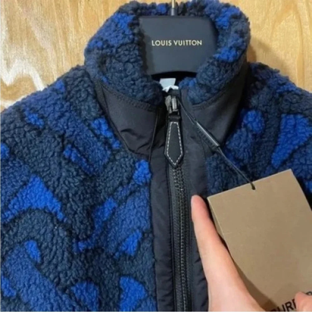 Burberry Men's Blue and Black Down Patterned Vest - Picture 2 of 9